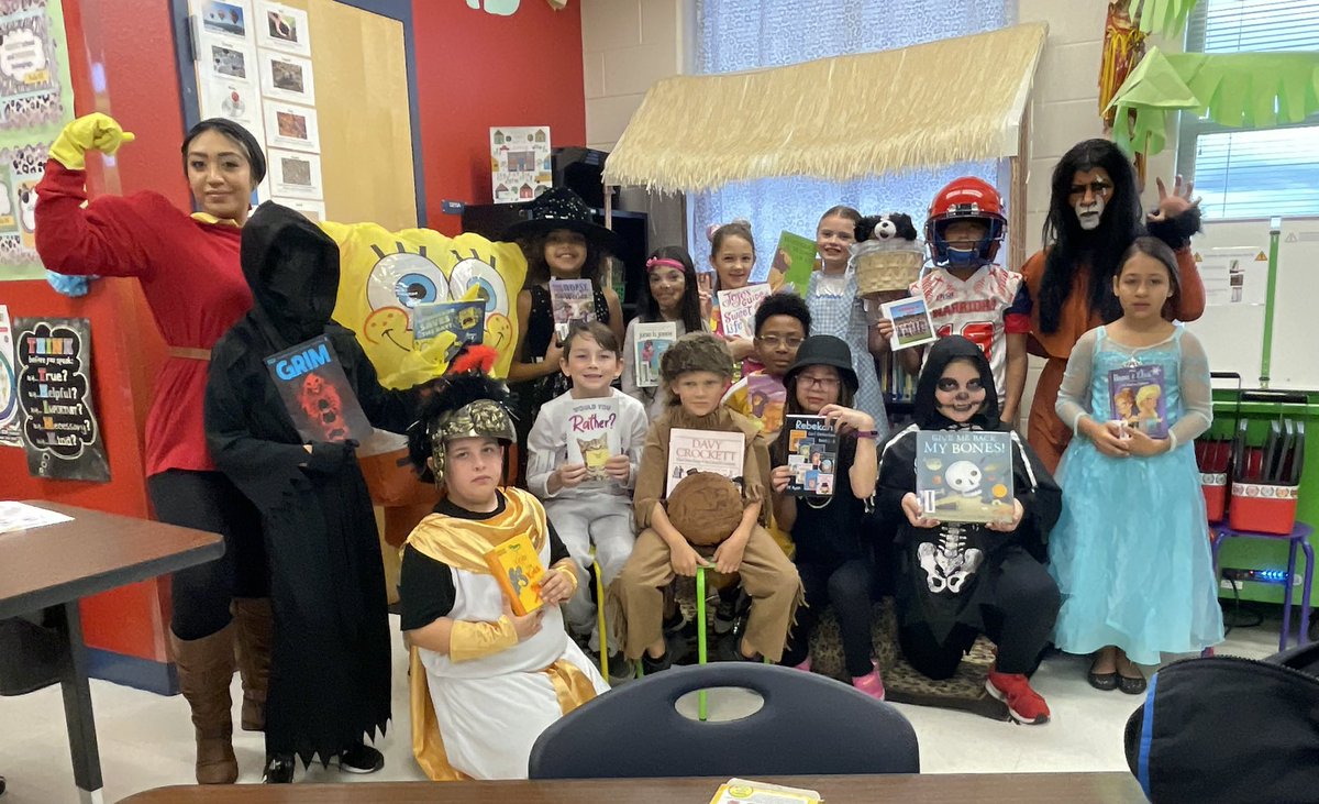 Fields4_MsMora's tweet photo. What a great way to start our Friday! #BookCharacters #HallowREADParade @NISDFields @Fields_Library @NISD https://t.co/CKdfMRPukz
