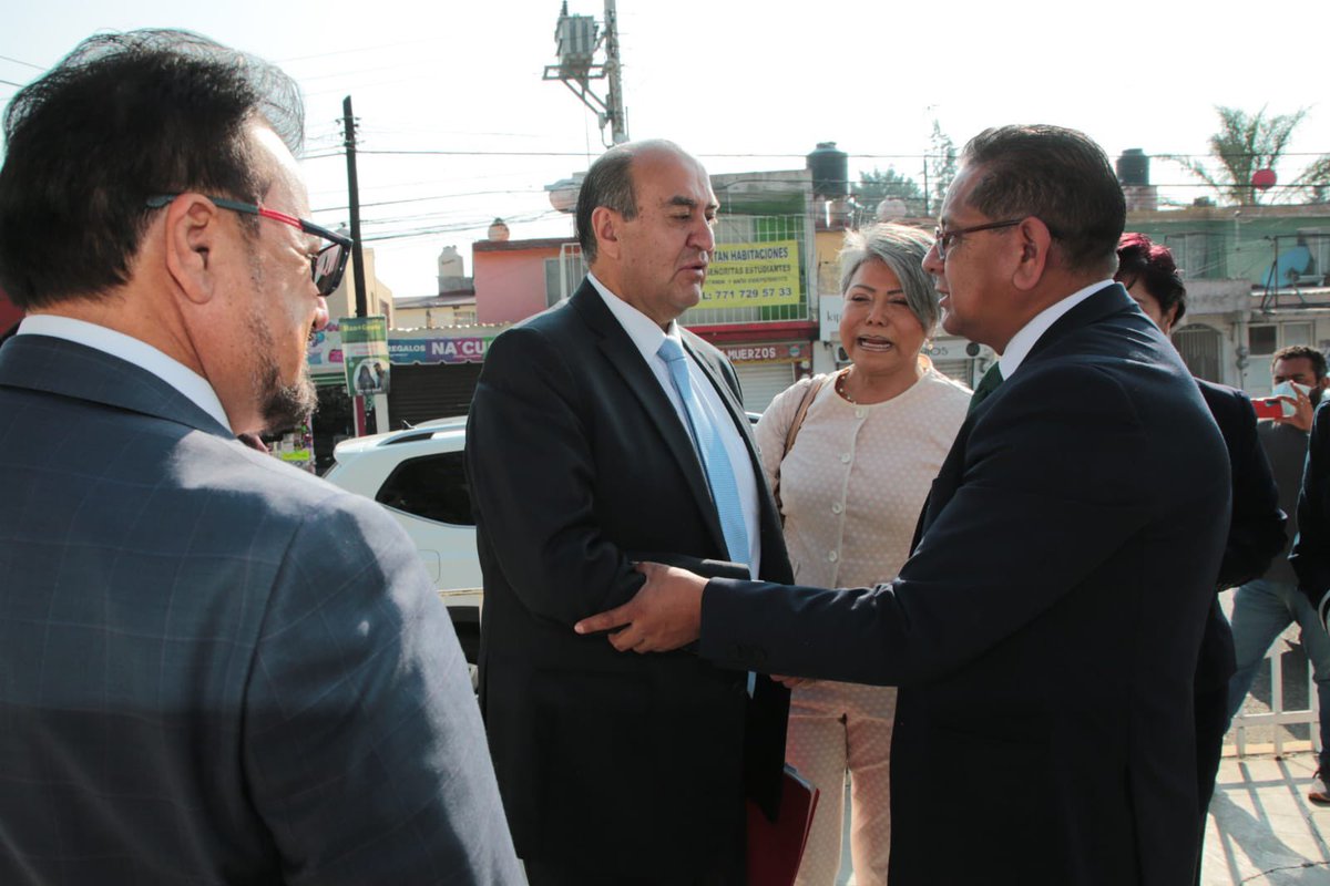 natycastrejonv's tweet photo. Continuamos dialogando en el #ConsejoTécnicoEscolar de la Secundaria General 5 de #Pachuca sobre los desafíos, los planes educativos y las rutas que atiendan las necesidades de nuestra comunidad educativa.

#PrimeroLaEducación 
#HidalgoSeTransforma 
#NatyCastrejón https://t.co/12ZQvbi9n1