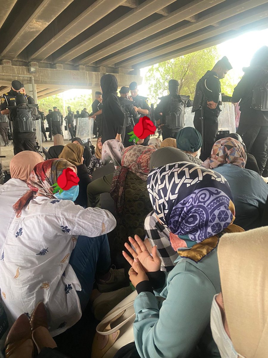 75
المصيبة ليست في ظلم الأشرار بل في صمت الأخيار وأخيار "العلوميون" لن يسكتوا.
#اين_رواتب_علوميين_ياطيف