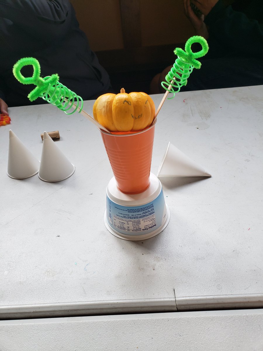 TinkeringStudio's tweet photo. Tinkering After School added pumpkins to balance explorations too! These pumpkin projects are from the Boys and Girls Club Vis Valley #ExploringBalance #HackOLantern 🎃😍 https://t.co/QT3MXNe3H2