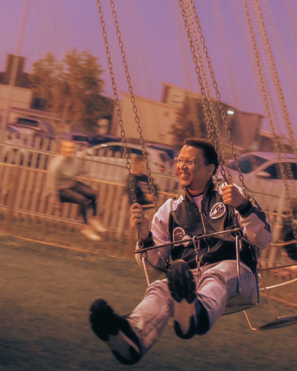 GuyWithTheSnaps's tweet photo. Having a blast on the swing ride.
#photography #photooftheday #NftPhotography #cinematography #Carnival #SwingRide #Dad https://t.co/V4cSgMejaW