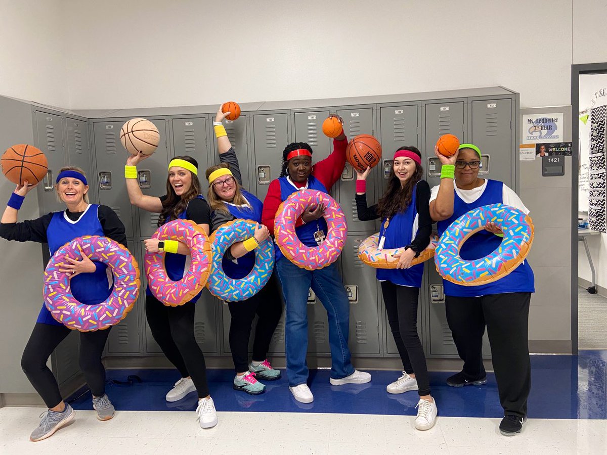 Mrs_H3rron's tweet photo. 7th Grade ELAR is DUNKIN’ some DONUTS for Halloween this year! 🍩🏀

@ProsperHaysMS @LedbetterMrs @MrsHinesBruce @QuiPatten https://t.co/wCrvl0yfGH