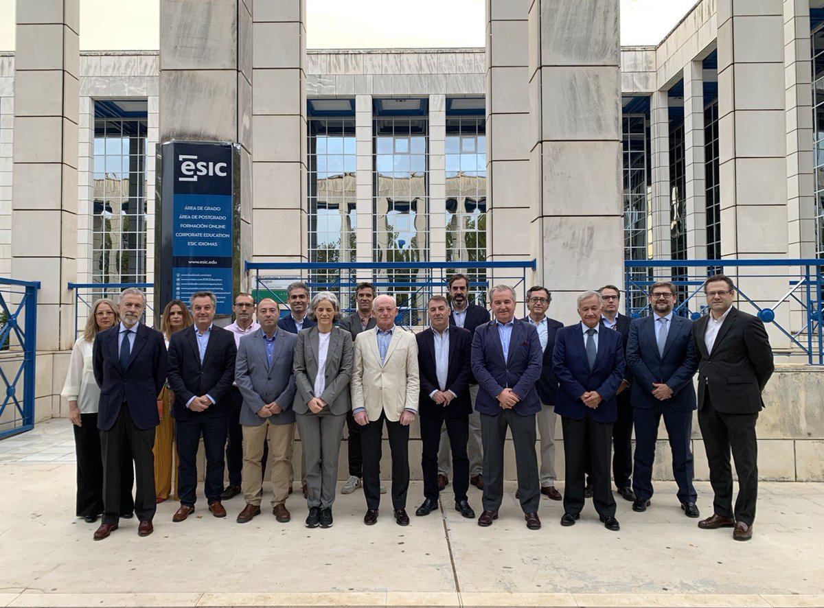 ESICSevilla's tweet photo. Compartimos todos los detalles sobre los ganadores de los #PremiosAster de #Andalucía Occidental 2022 (@somosgrupomas, @farmaciasdirect, @CitySSEspana y #CoverManager 🏆) y sobre el programa de la ceremonia de entrega de estos galardones
Descúbrelos en 👉 https://t.co/tsp7Ht3f27 https://t.co/GAFSgmhMiu