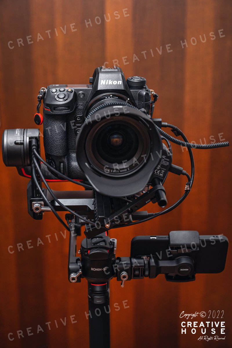 CREATIVE__HOUSE's tweet photo. 久々の機材紹介✨
最近は動画依頼も結構多いので
重宝しております。

#CREATIVEHOUSE
#福岡 #出張撮影 
#フォトグラファー
#ビデオグラファー
#動画撮影 
#動画制作 
#動画編集 
#結婚式動画
#動画編集者と繋がりたい 
#カメラマンと繋がりたい
#dji #RS2 #ProCOMBO
#ジンバル
#スタビライザー https://t.co/nKYHWxPd2e