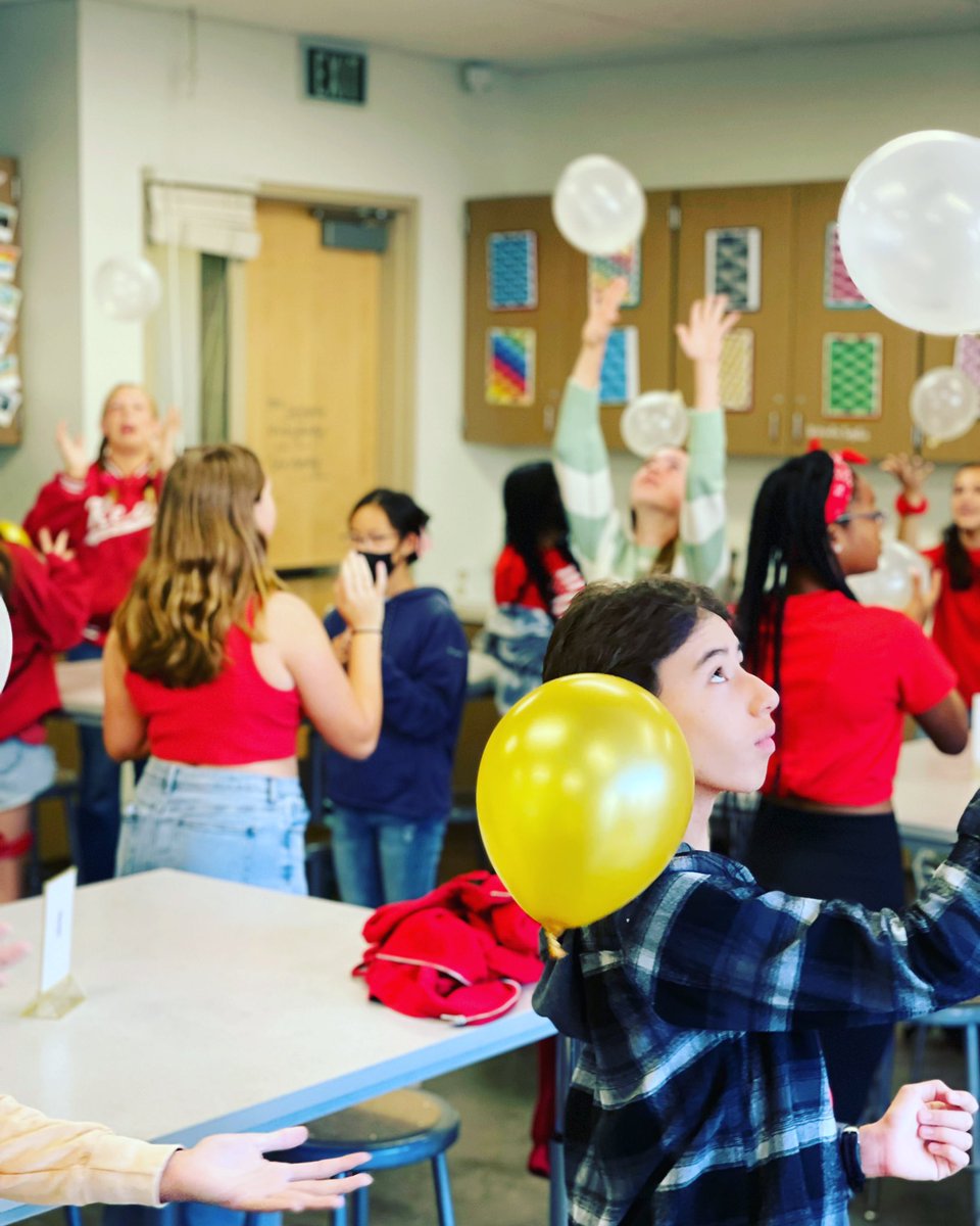 Sts were given 18 🎈for each spread that is due, along with 6 gold 🎈 to represent ybk jobs that need to be finished this week. Staff members had to keep their 🎈 in the air even when some sts were tagged out. Great discussions on the importance of collaboration! <a href="/DoublePeak_K8/">Double Peak School</a>