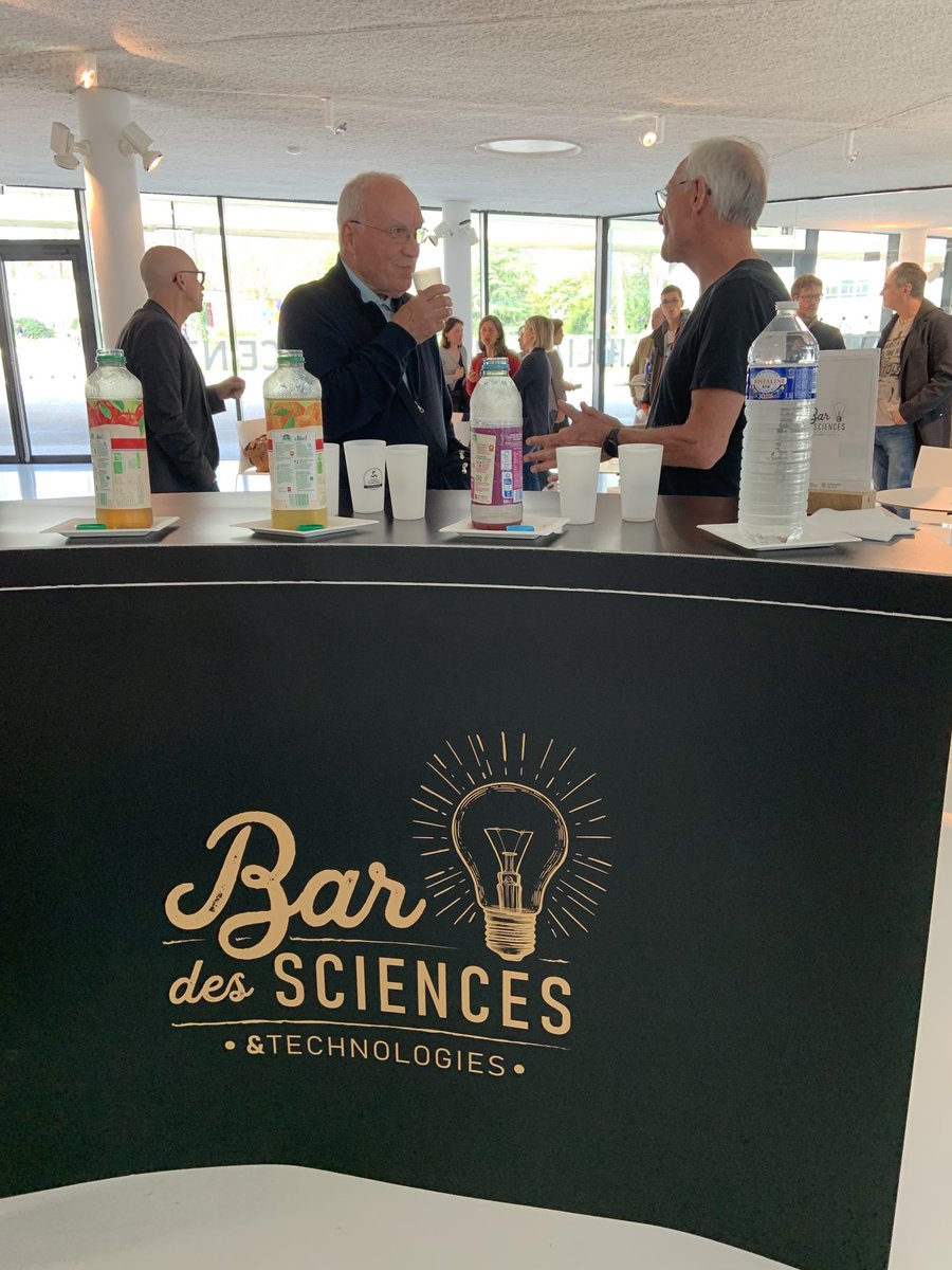 LaurenceDuchien's tweet photo. Premier #BarDesSciences @fst_univlille avec Yves fouquart sur l’effet de serre ! #LOA @LILLIADlci @univ_lille @CNRS_HdF https://t.co/pn4S9725AU