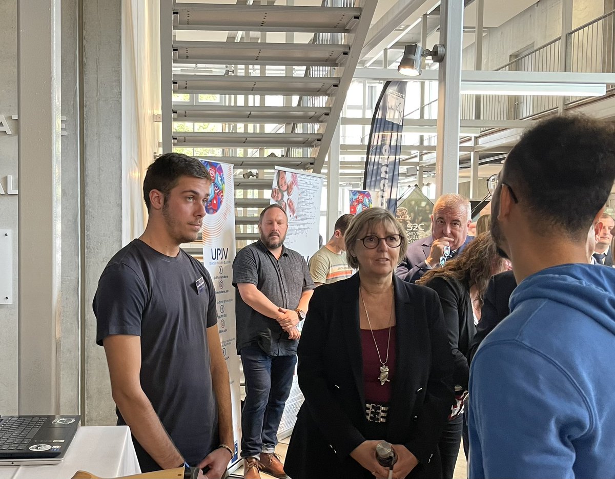 Lutte contre la précarité, engagements citoyens, inclusion par le sport, prévention des risques festifs… : j’ai pu échanger à Amiens avec celles et ceux qui portent ces engagements au sein de l’<a href="/UPJV_Univ/">Université de Picardie Jules Verne</a>