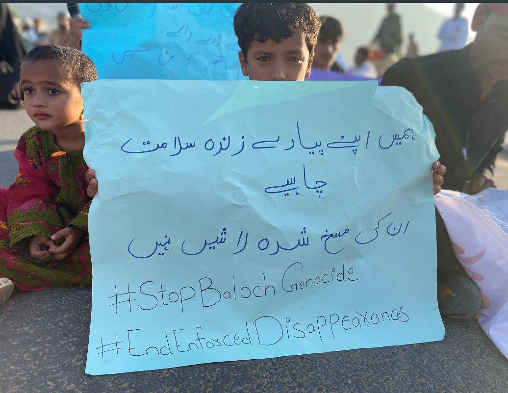 ہمیں اپنے پیارے زندہ سلامت چاہیے ۔
ان کے مسخ شدہ لاشیں نہیں ۔
#StopBalochGenocide .
#EndEnforcedDisappearances