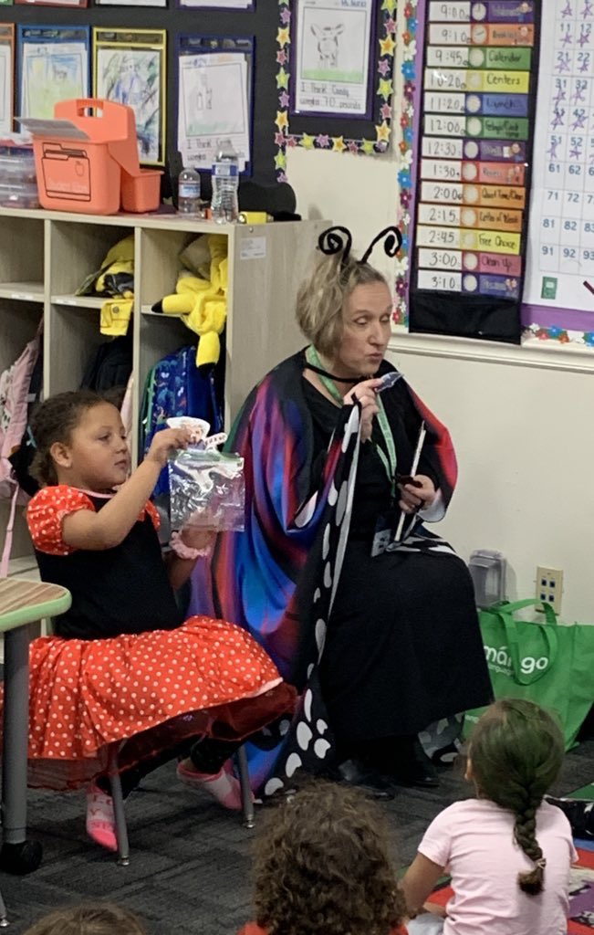 DrONeill13's tweet photo. Story time at Florida Street Discovery Center! #TheTimeIsNow @C_BurgessFSDC @BanningSchool https://t.co/2Qv8rQg1N1