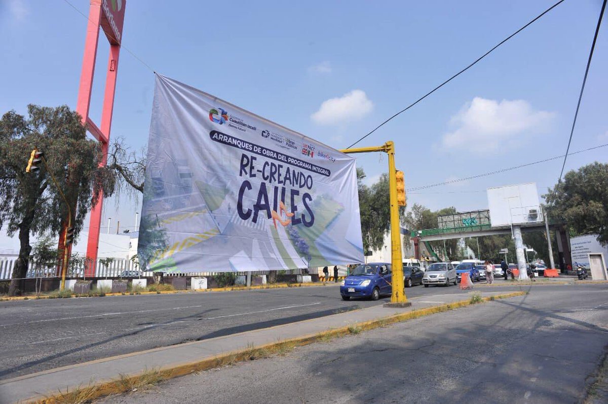 GobIzcalli's tweet photo. Gracias por la iniciativa https://t.co/7aHx91BoQM de @bikencity , arrancamos con el programa integral #Re_CreandoCalles, en la avenida Jorge Jiménez Cantú, el cual consiste en la remodelación de cruce vial y peatonal de las calles del municipio.
#SomosFuturo https://t.co/ykFWW20ZsE