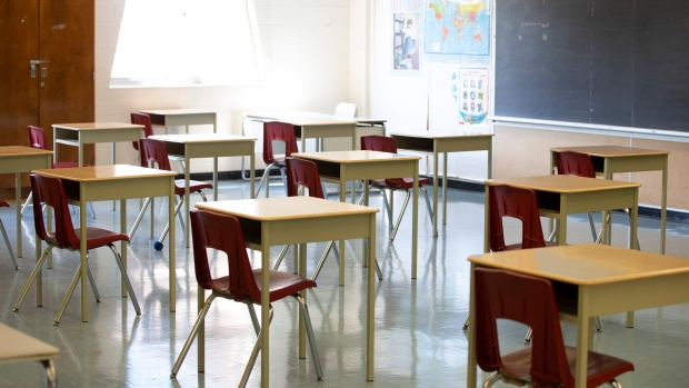 Ontario education workers will engage in full strike if they remain without deal after Nov. 3 deadline, union warns cp24.com/news/ontario-e…