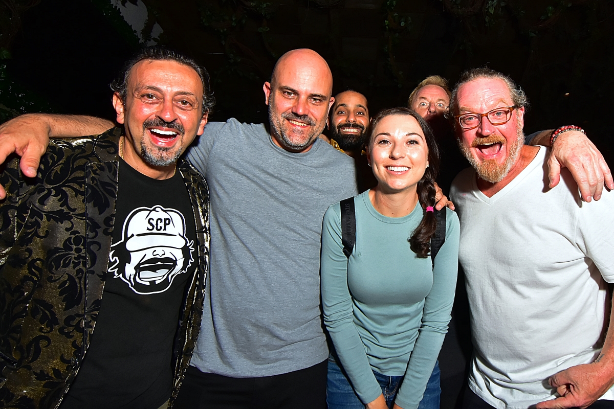 ApplauseBreak's tweet photo. The gang from last night's @biergarten_boca show. Yes that's @jimmyshubert peeking in from behind. Surprise closer of the night. More about the evening soon on #ApplauseBreak. #BocaRaton #Boca #SFLComedy https://t.co/wC8wieADJC