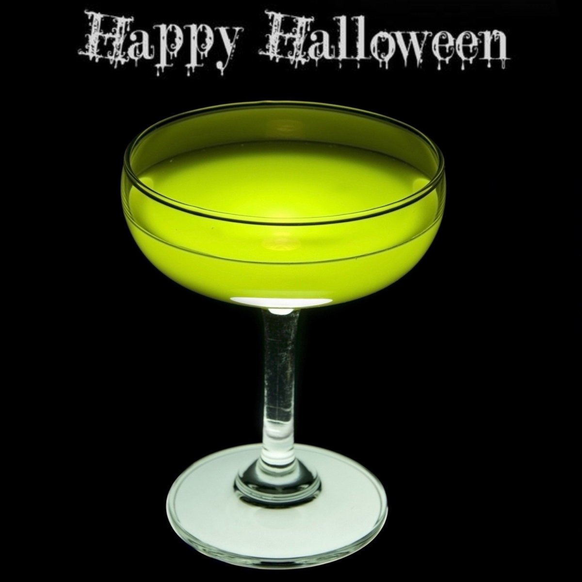 pgspicedrum's tweet photo. My favourite @rockstarspirit cocktail serve of the year The She Hulk is absolutely perfect for #Halloween 
Simply take 
50ml Pineapple Grenade 65% Rum
25ml Kiwi Sugar Syrup
25ml Fresh Lime
Shake all ingredients over ice, strain and serve 👌✊😁💚 #halloweenfood #halloweendrinks https://t.co/0Bt5BFH3aV