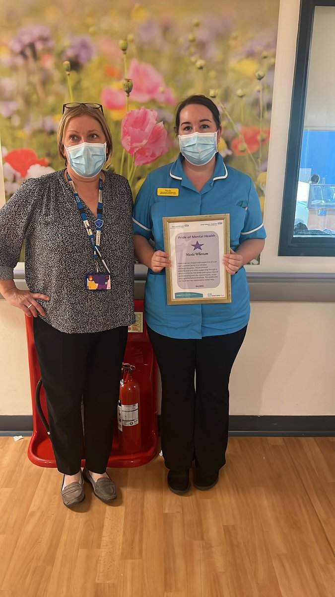 Sarah Knight tweet media