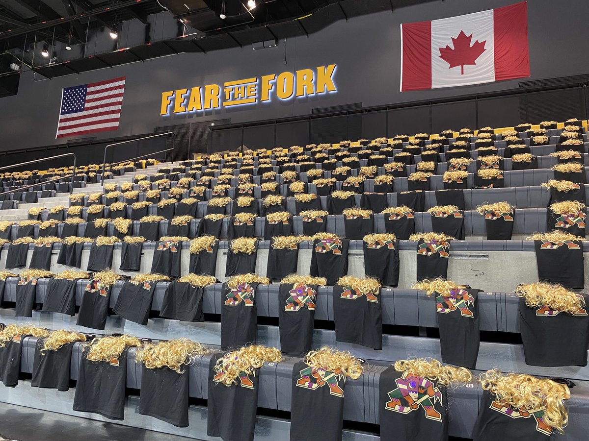 spittinchiclets's tweet photo. A mullet for every fan tonight at Mullet Arena. 

(📸: @drosennhl) https://t.co/5Tp7sBHaHL