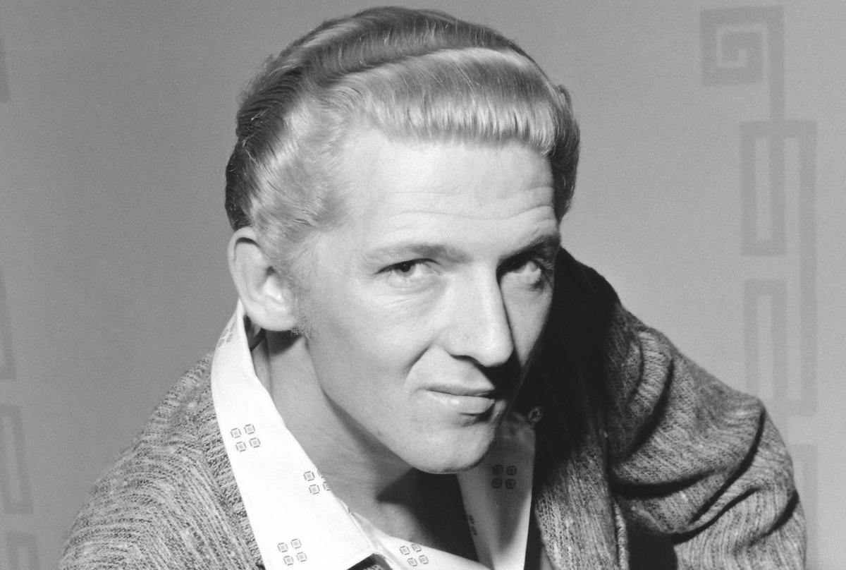 Naast liederen rond Halloween start ik zaterdag aanstaande om 14:00 het beiaardconcert te Ieper met ‘Great balls of fire ’ van Jerry Lee Lewis die op 87-jarige leeftijd vandaag overleed.