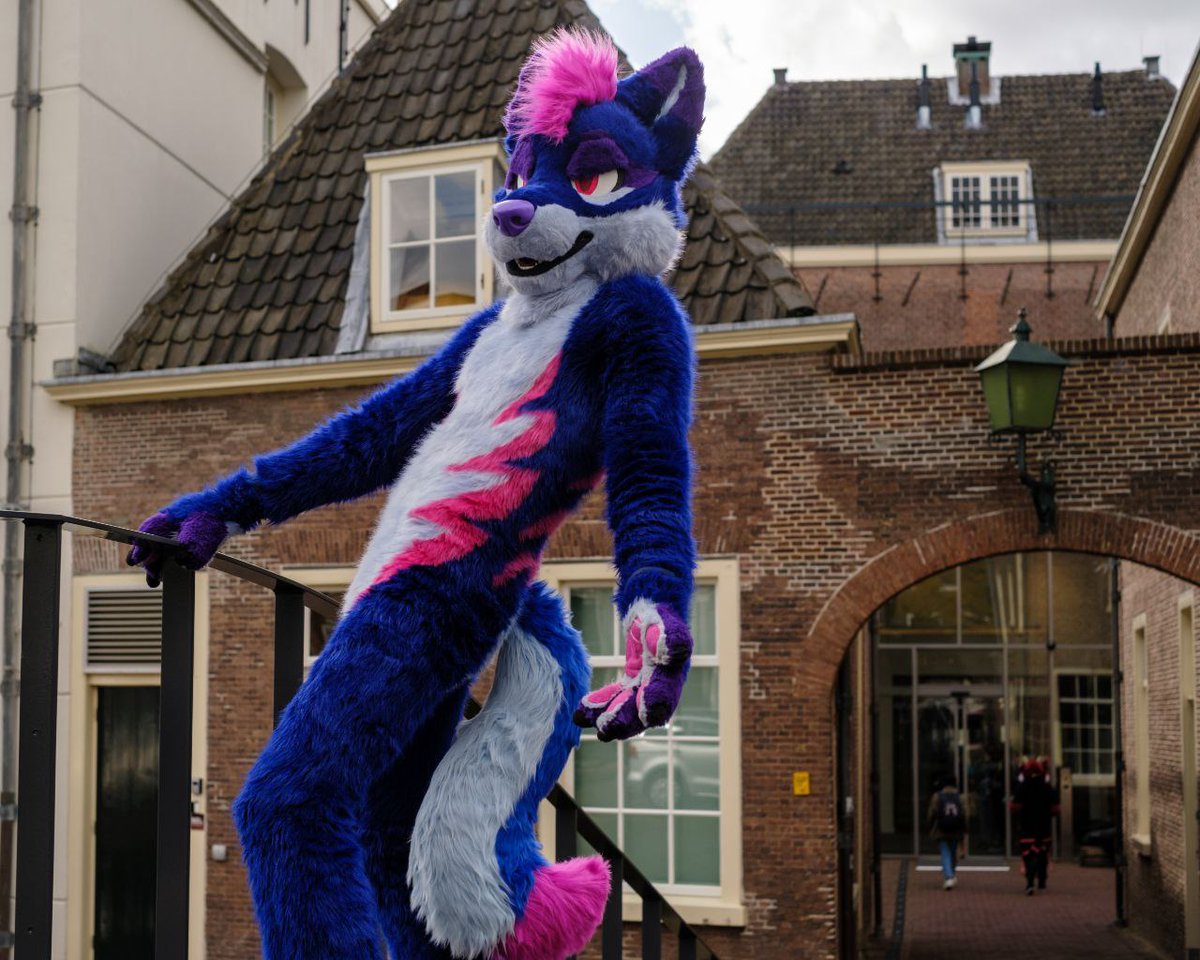 Happy #FursuitFriday everyone with <a href="/doc_exx/">Doc</a>

📷; @cuddlypantsAD 
✂️; <a href="/FursuitUp/">FursuitUP- this suits you up</a>