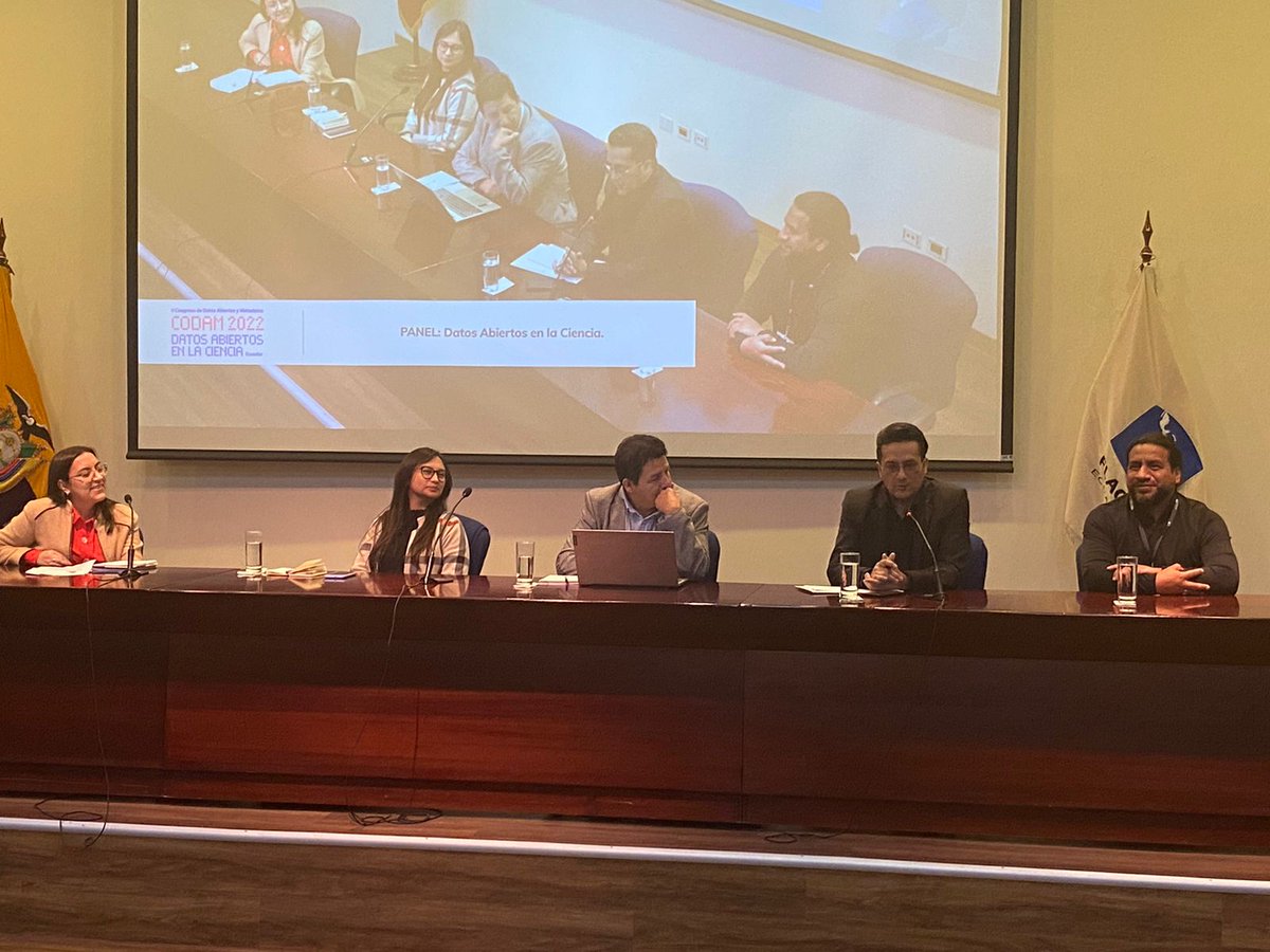 juliolopezdata's tweet photo. Ultimo panel del #CODAM2022 sobre Datos Abiertos en la Ciencia 
 junto a Ruth Campaña de @EduSuperiorEc
Margarita Yépez @maggsvy de @datalat
Nelsón Piedra @nopiedra de @utpl
Rodrigo Reinoso-Avecillas del Instituto Cotopaxi y Teodoro Benavides @tbenavidesr
 de @lacamaradequito https://t.co/OifXr3kVfE