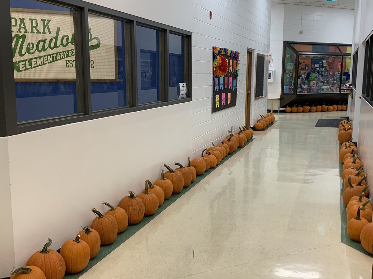 Thank you <a href="/avonleahomes/">avonlea homes</a> for donating two truck loads of pumpkins to our school. Staff and students are having so much fun with our pumpkin path! <a href="/LethSchDivision/">LethbridgeSchoolDivision</a>