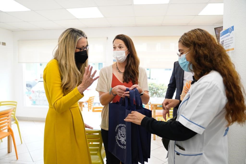 Bernadette Meehan on Twitter "Me emocionó visitar la Sala Familiar de