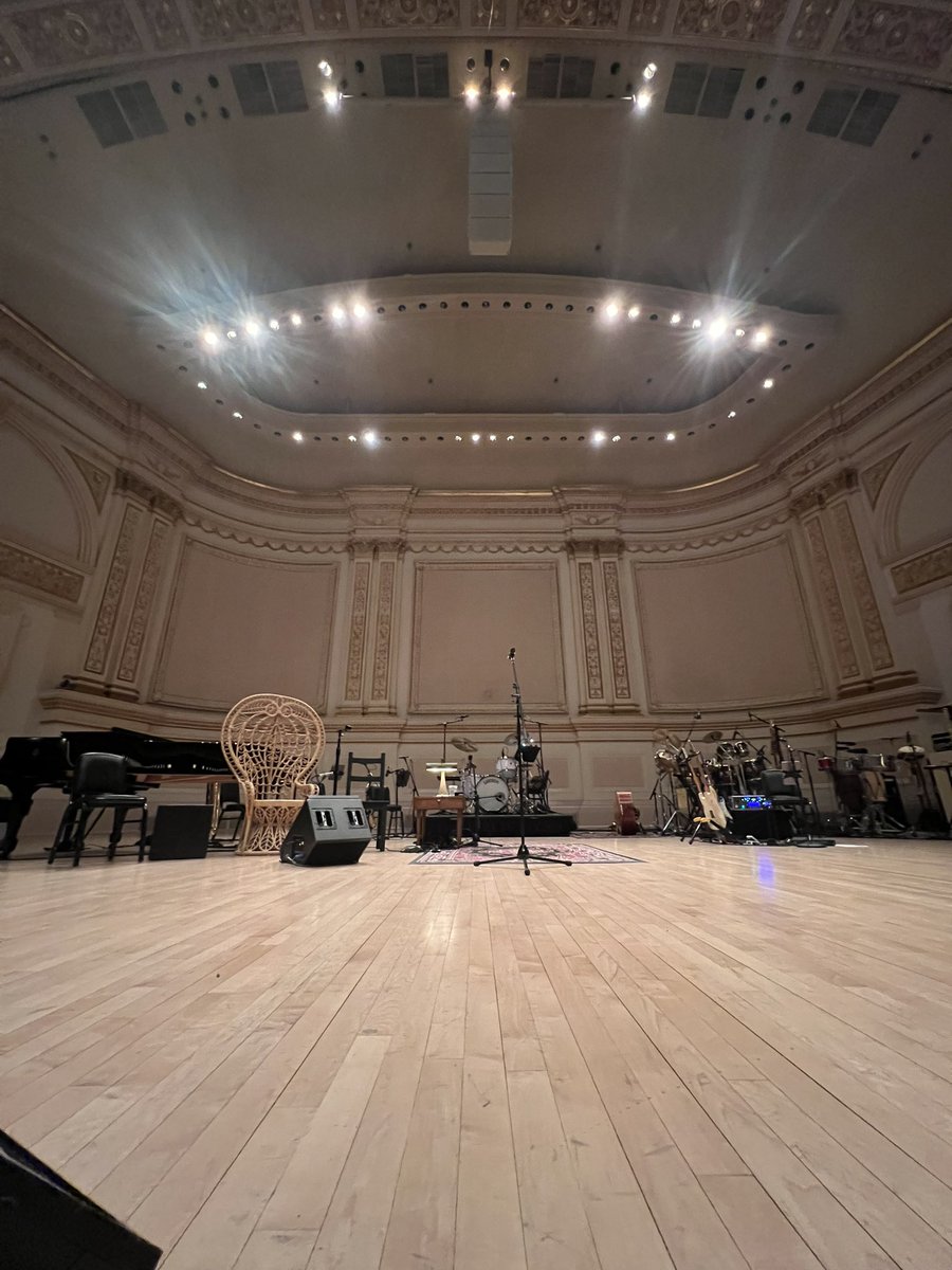 CheRenegade's tweet photo. De Todas Las Flores 🌷@lafourcade en vivo desde @carnegiehall con @OmaraPortuondo y @drexlerjorge histórico y hermoso. Live album #soldout #natalialafourcade https://t.co/3bVOxdRXGe
