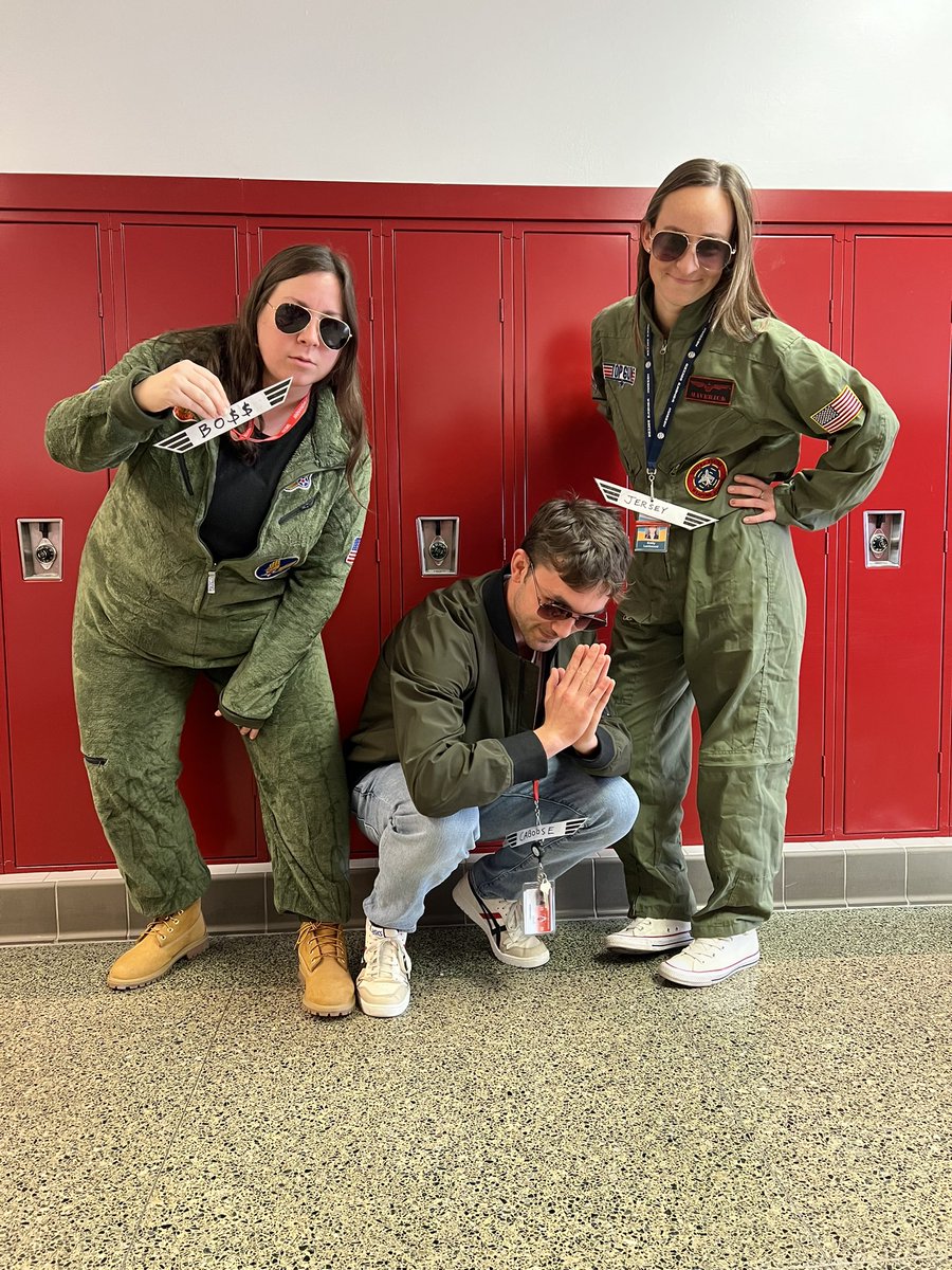 ms_englund's tweet image. Happy Halloween from (part of) the English 9 team!!! #AtomNation