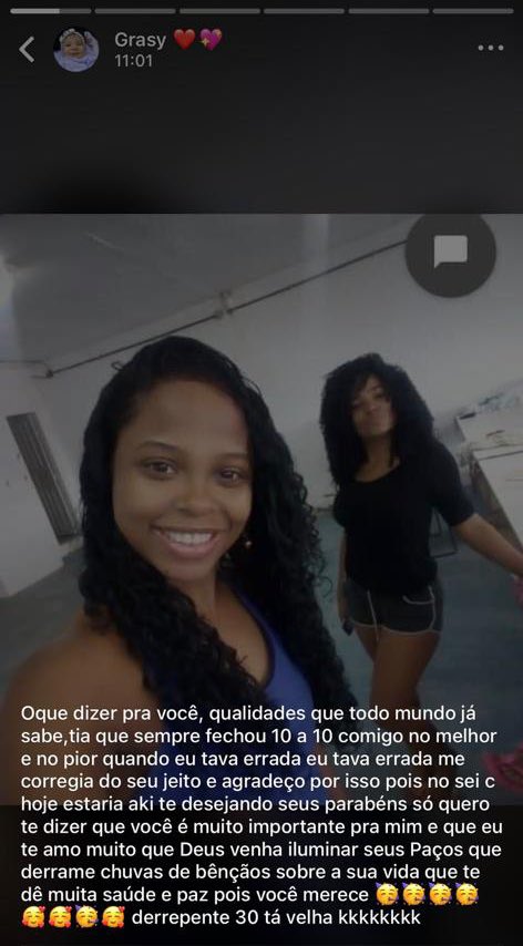 GleiciAmaral1's tweet photo. Na dor eu não tive o que fazer ah não ser ajoelhar pra rezar🎵🎶#GRASY minha amiga, minha filha ,meu amor😭🖤🖤 https://t.co/IUAzd0FAQk