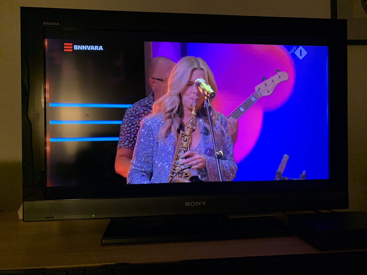 Dat is leuk, Candy Dulfer bij <a href="/khalidensophie/">khalidensophie</a> over de Mark VI en haar eigen saxofoon @candydulfer #KhalidenSophie #candydulfer