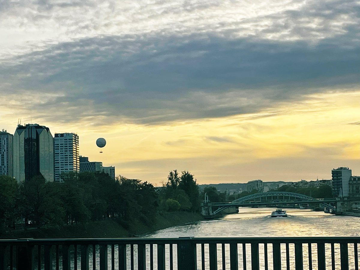 Parisienne_7501's tweet photo. End of the day in Paris 😘 @so_tourisme @jmlpyt @Paris_all_about @VIParis @parisvisites #paris #parisjetaime #travel #sunsetinparis #visitparis #tourisme https://t.co/BRi8dwLuNf