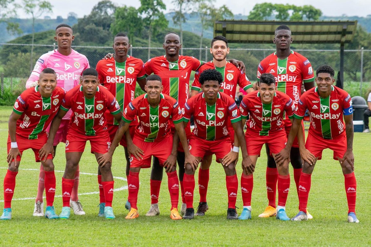 canterainter's tweet photo. CLASIFICAMOS A CUARTOS DE FINAL✅

¡Resultado Torneo Primera C Nacional Difutbol! Octavos de final-vuelta

 #Cortuluá 3x2 Soccer Law
Global: 5x3

⚽️⚽️ Peñaloza 
⚽️ Murillo 
.
.
.
.
.
❤💚🤍⚽️🙏💯
#canteracorazón #orgullotulueño #felicitaciones #vamospormás #porlaexcelencia https://t.co/2CvE8iGvqy