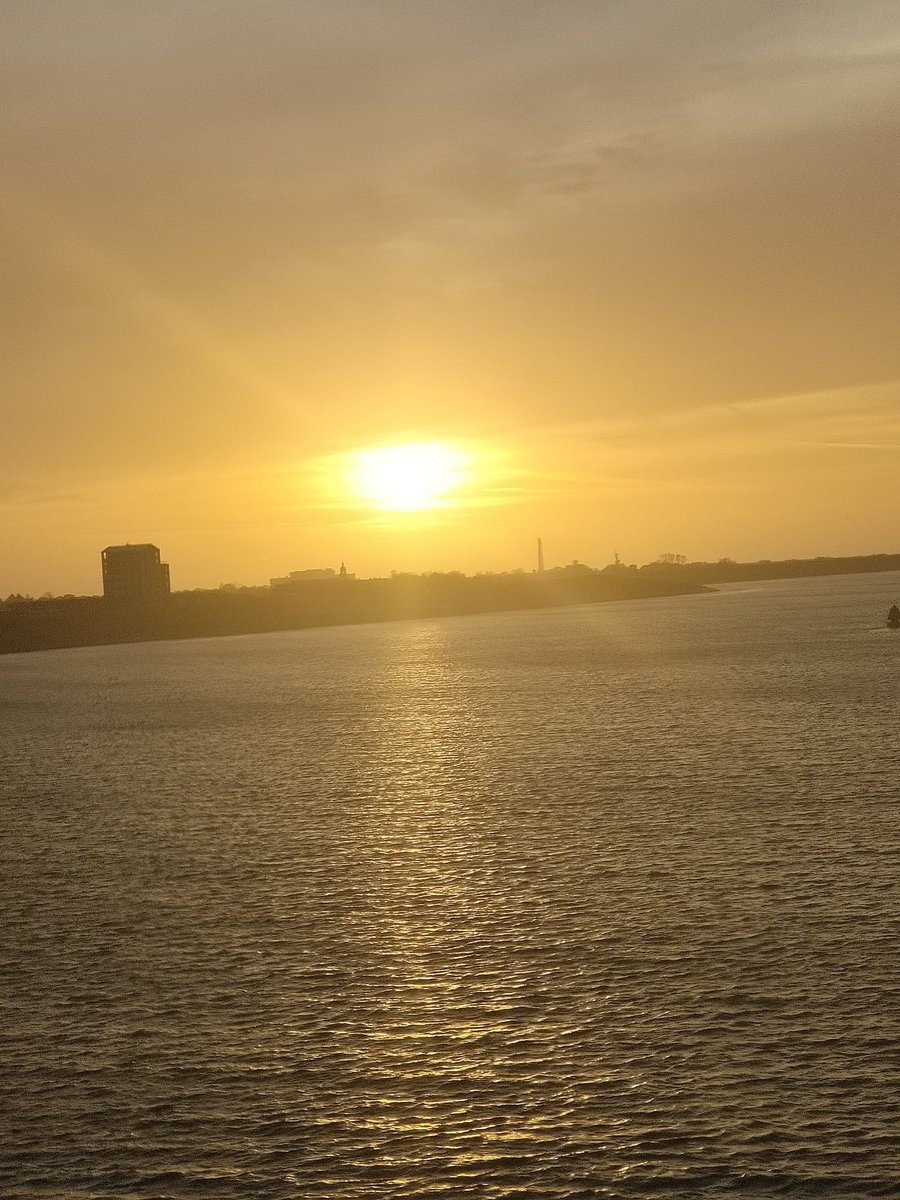 FredIJpma's tweet photo. Zo is Den Helder wel mooi https://t.co/emRo32408A