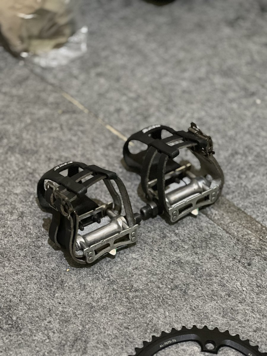 esacreza tweet media