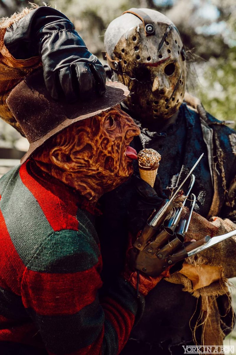happy friday b4 #Halloween ^_^
#titansofterror enjoying the park but everyone else watching in horror
slashers can be relaxers
pics by <a href="/YorkInABox/">Jon York</a>
<a href="/HollywoodLito/">Lito Velasco</a> as #michaelmyers 
<a href="/Kelvin_Cruz/">Kelvin Cruz</a> as #FreddyKrueger 
Dan as #pinhead #hellraiser 
me as #jasonvoorhees #fridaythe13th