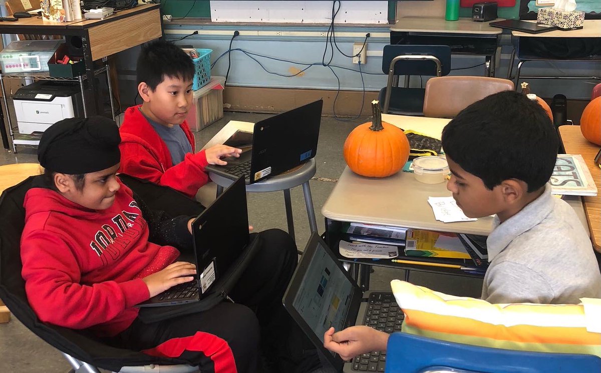 msmancuso5's tweet photo. Did you know October 29th is National Cat Day? What a great opportunity to read books with cats and learn more about cats. We had a “cat-tastic” time! @NHPRoadSchool #proud2bnhpgcp https://t.co/S4CC2BfmP6