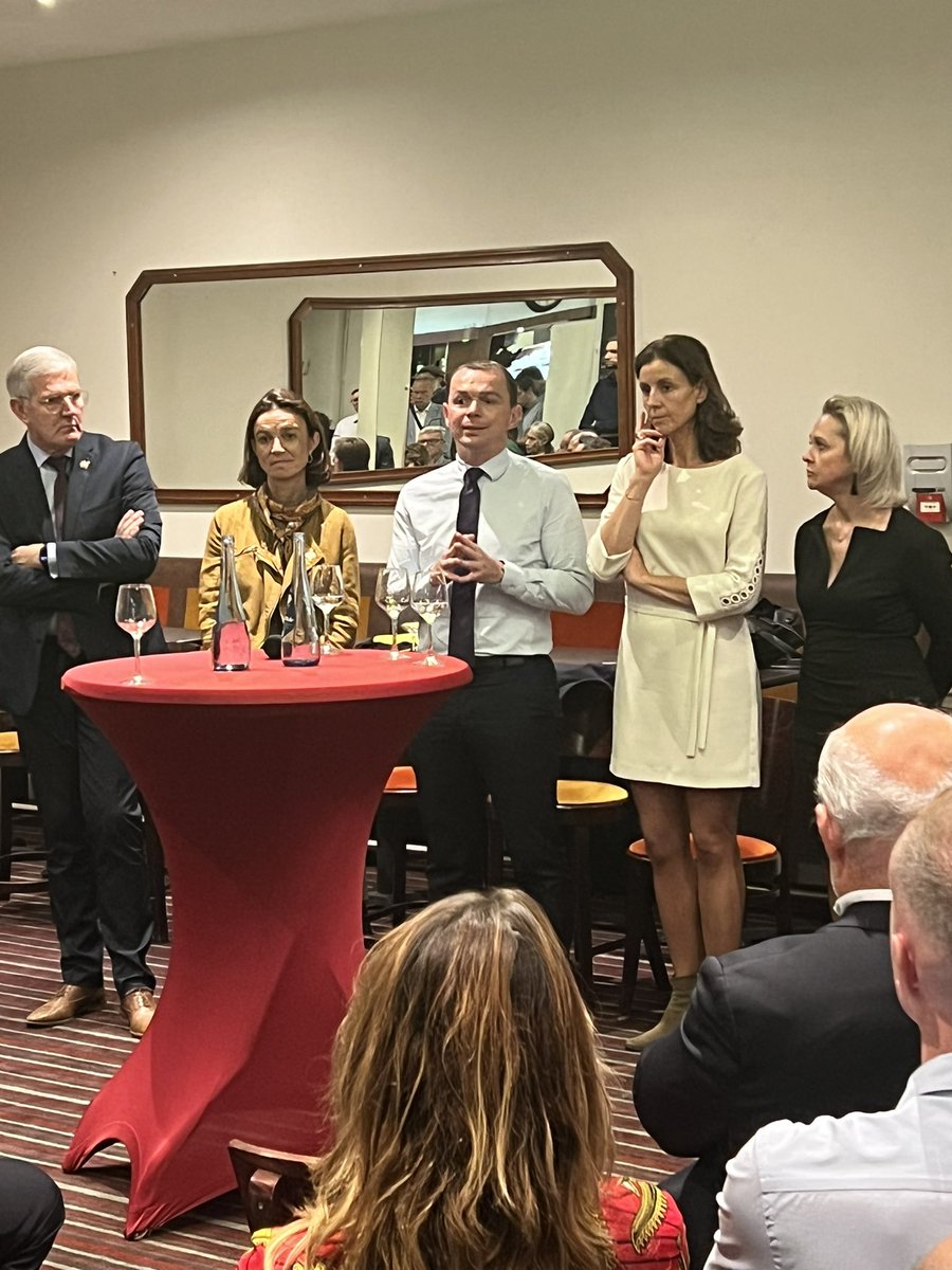 theo_lobry's tweet photo. Heureux d’avoir accueilli notre Président @olivierdussopt à Lille ce soir pour échanger avec de nombreux militants de @TerresDeProgres et de l’ensemble de la majorité présidentielle @Renaissance @HorizonsLeParti @MoDem https://t.co/zdJ9vQJ4jQ
