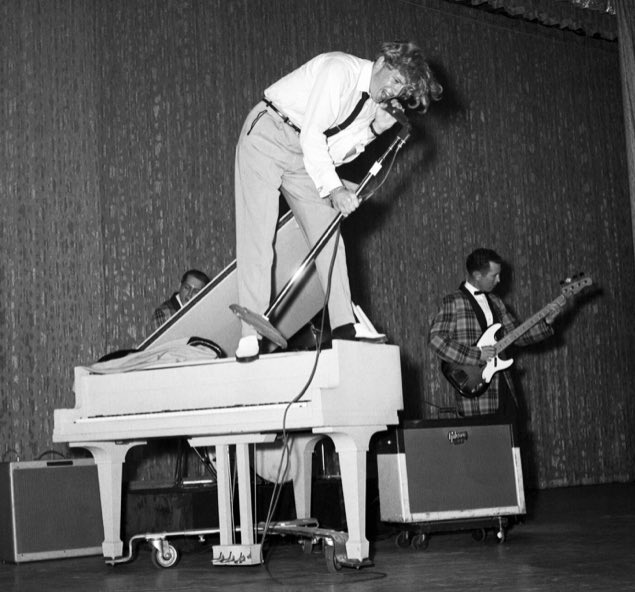 RIP Jerry Lee Lewis, the embodiment of rock n roll rebellion, dead at 87. Long live the Killer 🎹
