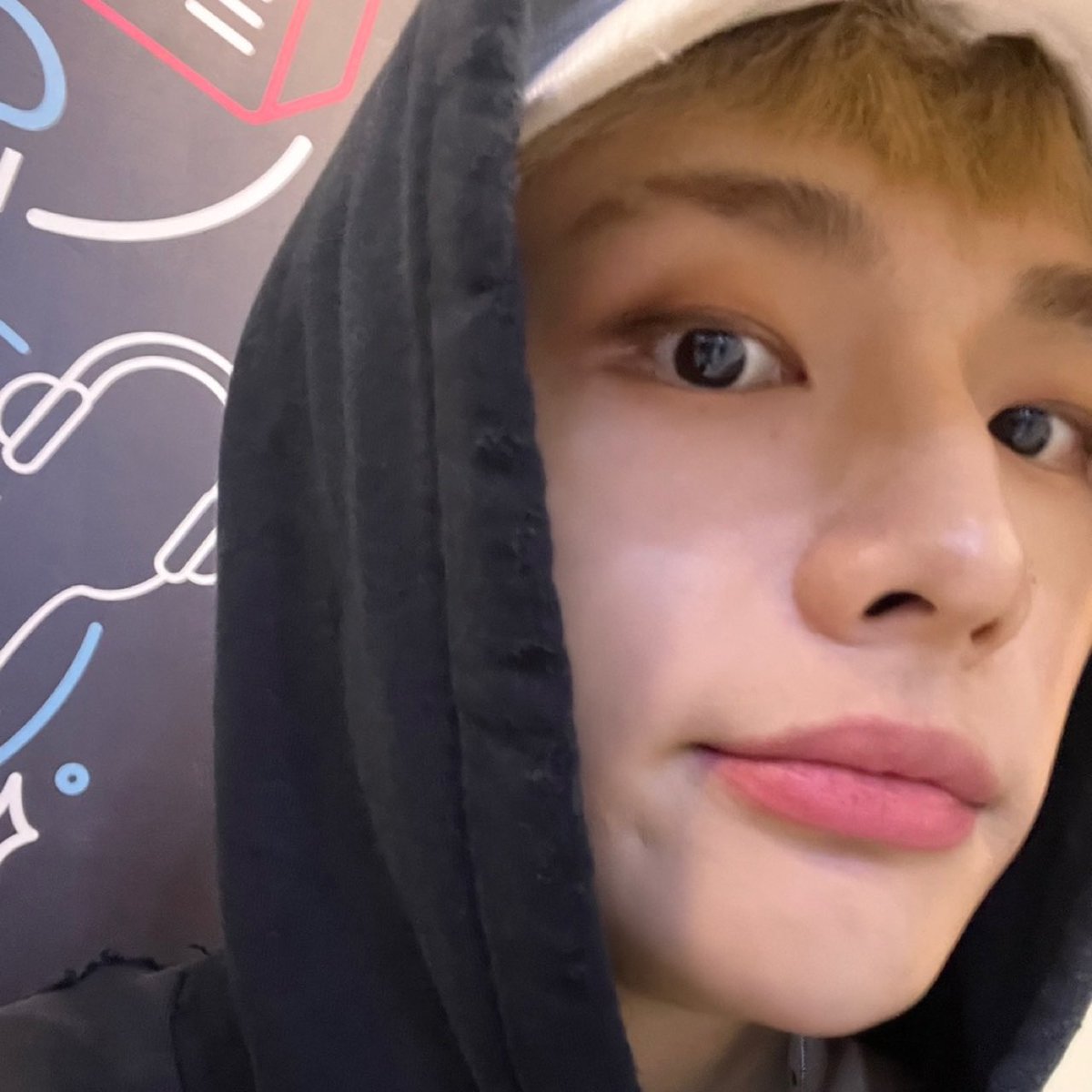 Lee_Saber9's tweet photo. I vote #StrayKids       for worldwide fans choice Top 10 #MAMAVOTE https://t.co/ACyVVgrRcj