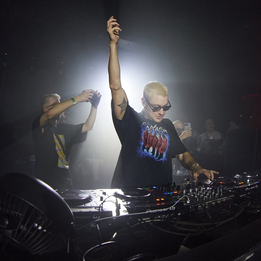 Tonight we’re taking it Back 2 Basics with @jameshype 🤚
 
🎫 THRILLER
🗓️ Friday October 28
🎟️ rebeltoronto.com
​​ 🍾Book bottle service at rebeltoronto.com or email us at bottleservice@rebeltoronto.com