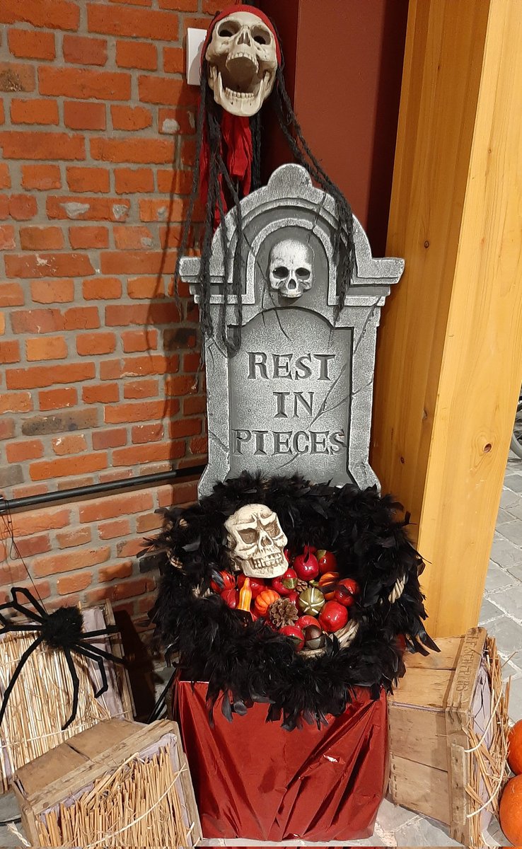 improfiel's tweet photo. Dadelijk in De Krop in Kampenhout: we rest in pieces 👻 https://t.co/iGROlQJydc