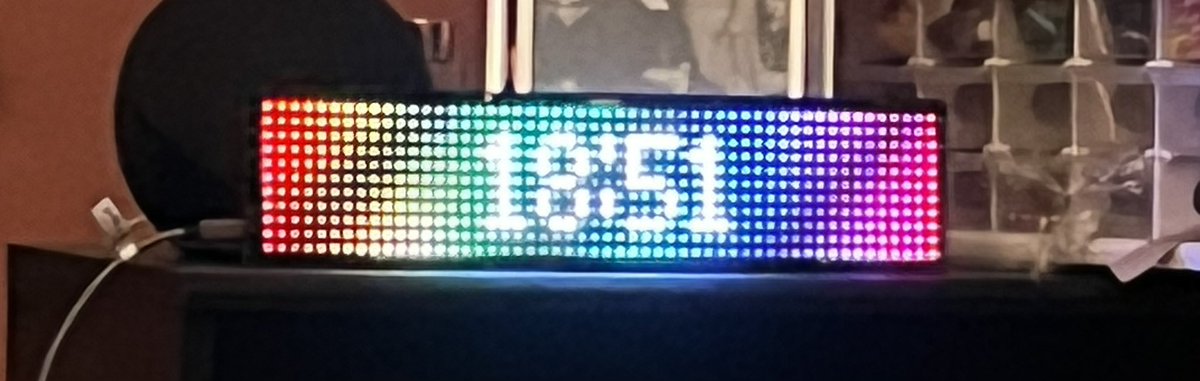 @pimoroni @Raspberry_Pi I’m finding Unicorns hard to photograph, but mine is a rainbow clock (uses ntp to get the time). The board is really lovely!