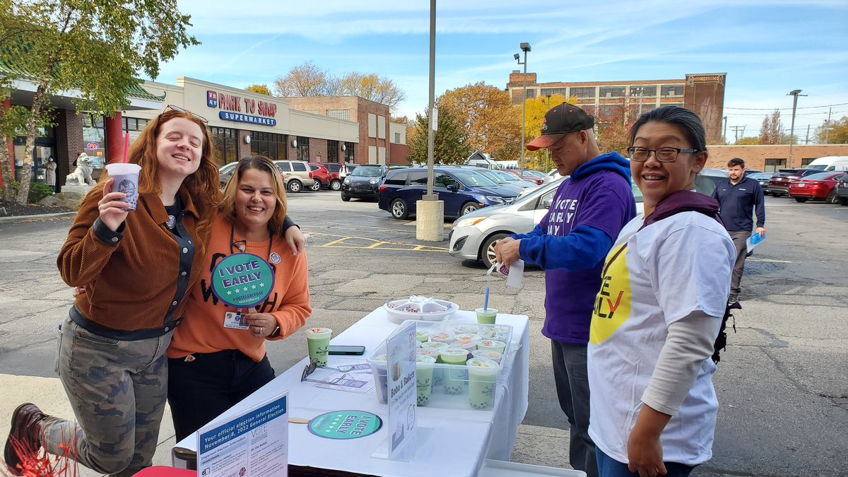 OCACleveland's tweet photo. 🎉#CelebrateDemocracy + #votingearly Fri. Oct. 28 for #VoteEarlyDay 🎶 by DJ Christian Dela Vega 🎉
➡️FREE🚖rides by @AceTaxiCle
@AsiaPlazaCLE ↔️@cuyahogaboe to vote🗳️and get a FREE @MTV👕
Show us your "I Voted" sticker or wear our #VoteEarlyDay 🔘for 🆓Boba 🧋 https://t.co/ztrYnqOx1w