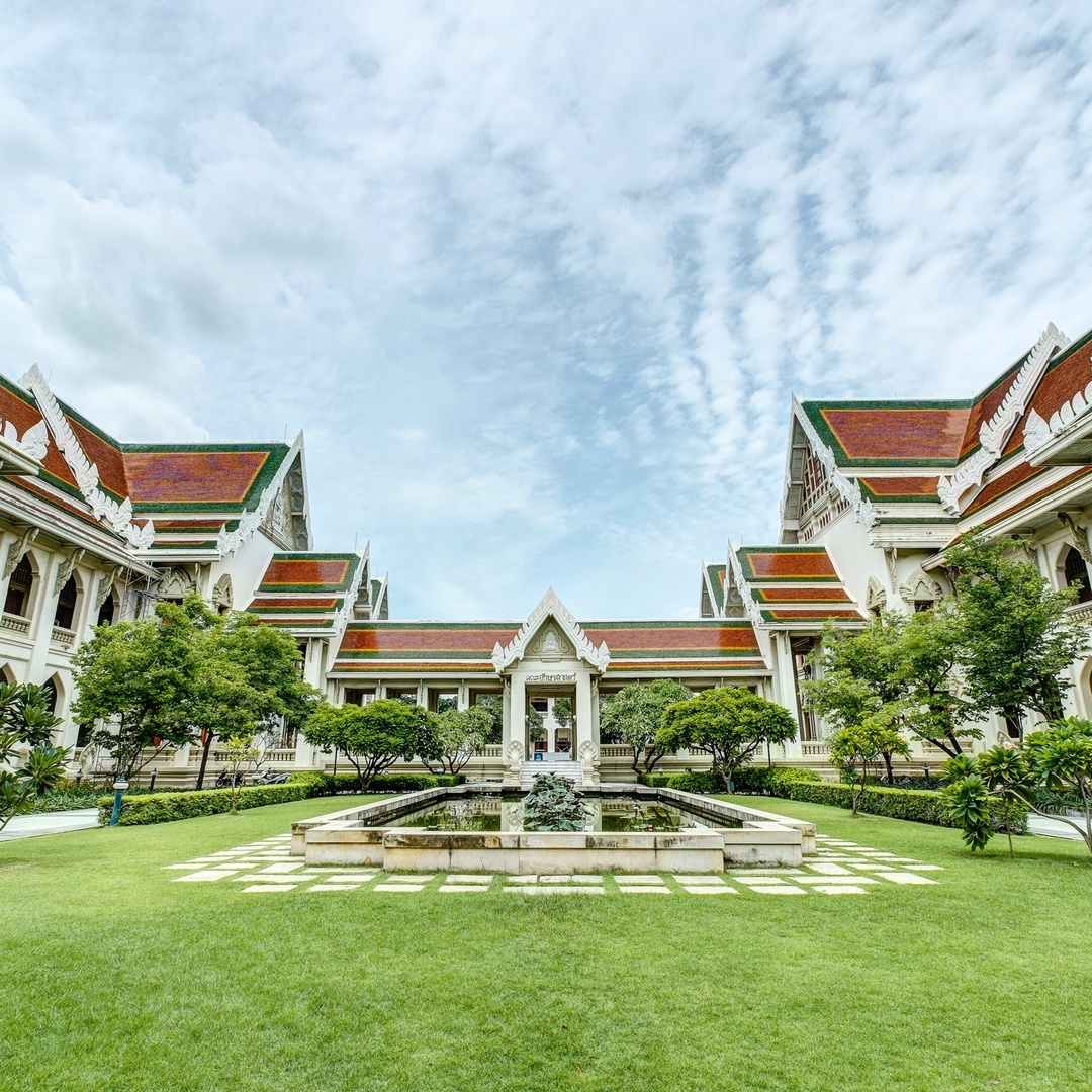 ThailandInsider's tweet photo. For #NationalLearningandDevelopmentMonth we're recognizing three of the top universities in Thailand: Mahidol, Chulalongkorn, and Chiang Mai Universities. #thailandinsider
.
📸 IG bank_films; IG https://t.co/Saujz2d9LC; IG https://t.co/YBvtcYzw1k https://t.co/iiWEIot1IJ