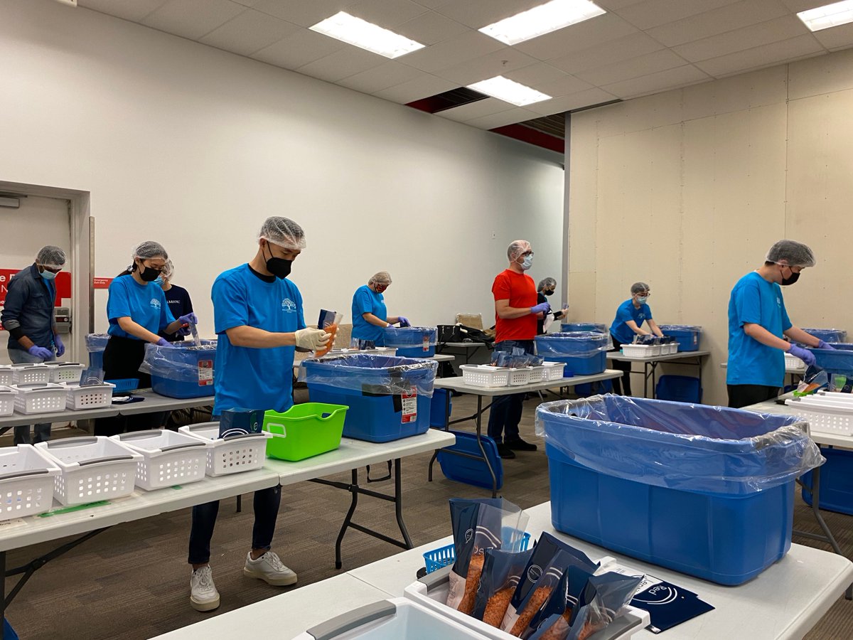 Our interns recently had the opportunity to #volunteer at local charities! Thank you @VanFoodBank and @globalmedicdmgf for having us. Our interns learned more about the important work of non-profits while giving back to our local communities. Learn more: bit.ly/3EUBx8z