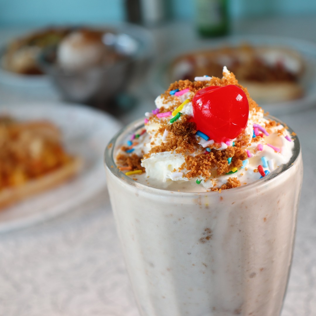 spiraldiner's tweet photo. It's the last week to get our October Blue Plate Special. Hurry in to snag these delicious creations while they're still here🤩

🌮Nacho Dog 🧀Buffalo Mac Dog 👻Ghost Dog 
🍨Banana Pudding I-Scream 🍌Banana Pudding Shake

#spiraldiner  #vegancomfortfood #veganintexas #iscream https://t.co/6STCCvIl6R