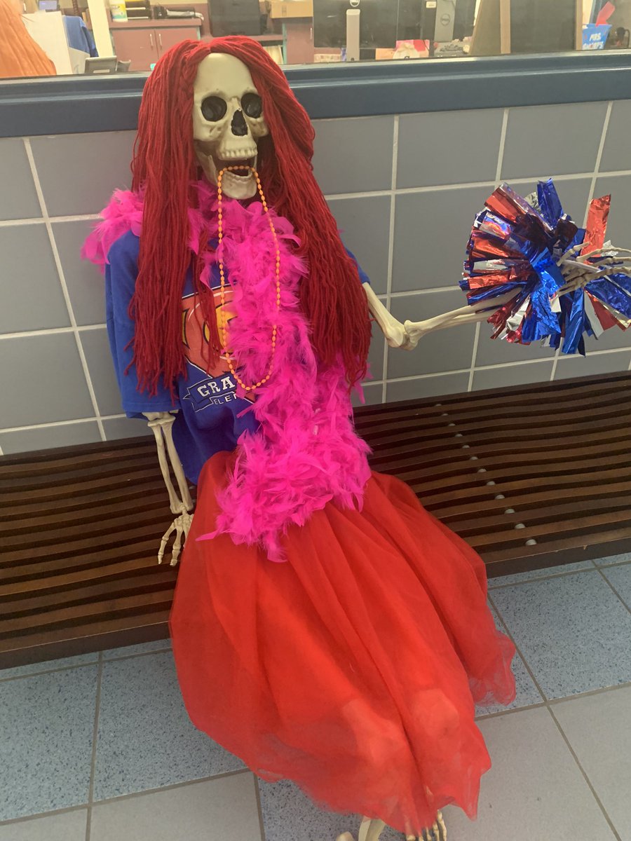 GESThompson's tweet image. Miss Bones has a surprise for our Cheer girlies today…..