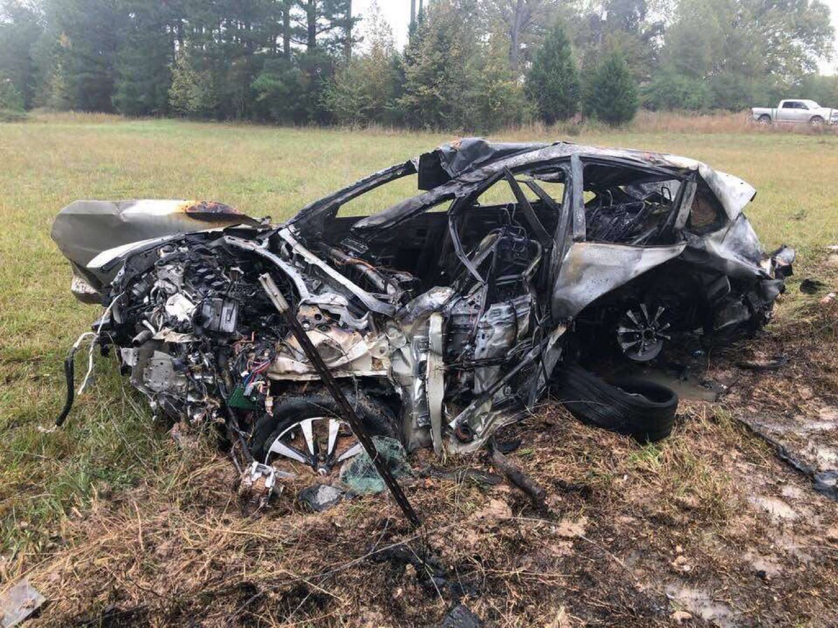 kylie_benson_'s tweet photo. 3 years ago, today I crawled out of a burning vehicle, walked away while engulfed in flames, then lived to tell about it. Pretty crazy honestly 😎🔥 https://t.co/9hM8lL5xGB