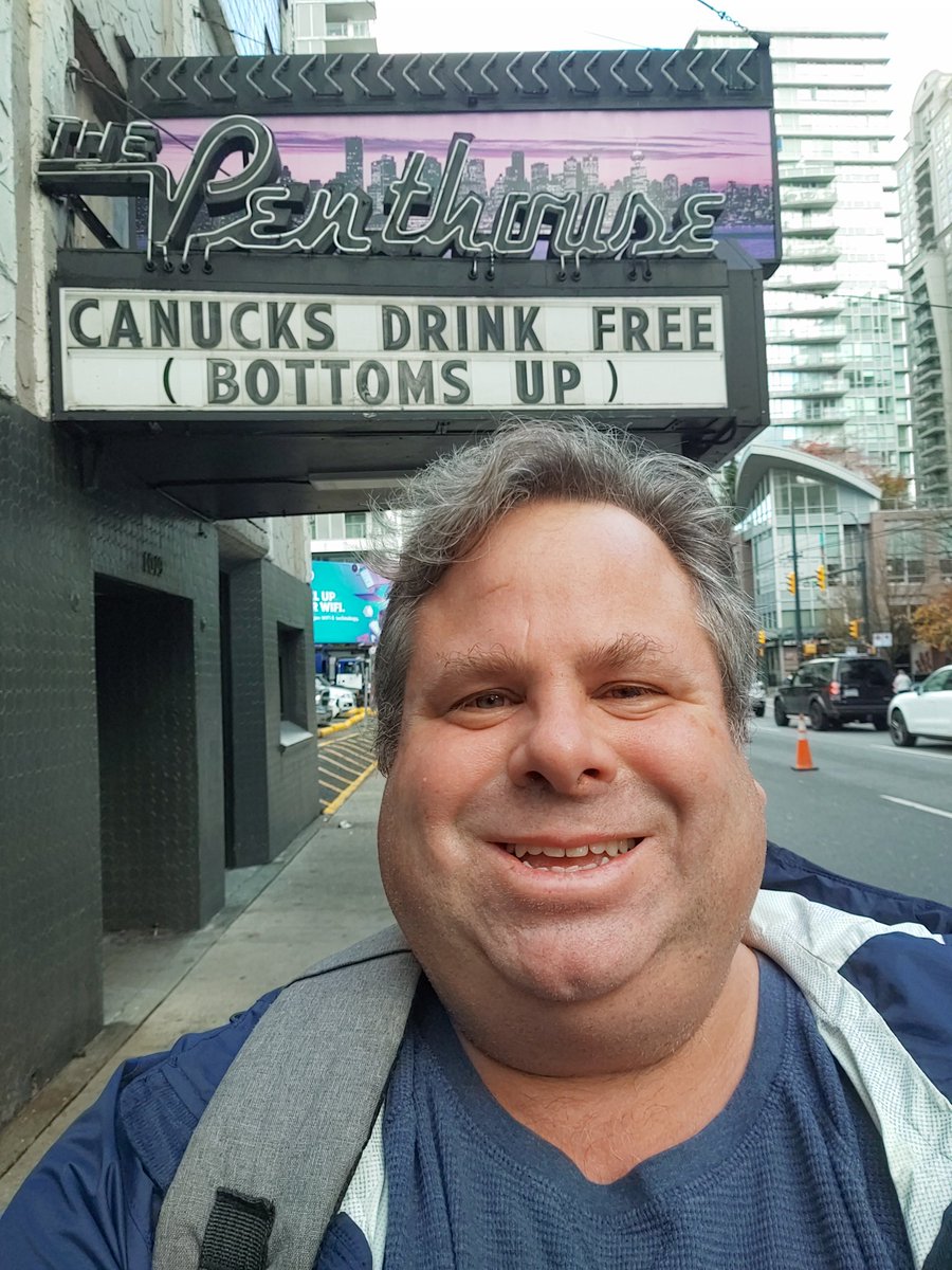 #HappyFriday #WeAreAllCanucks Seymour Street. Downtown #Vancouver