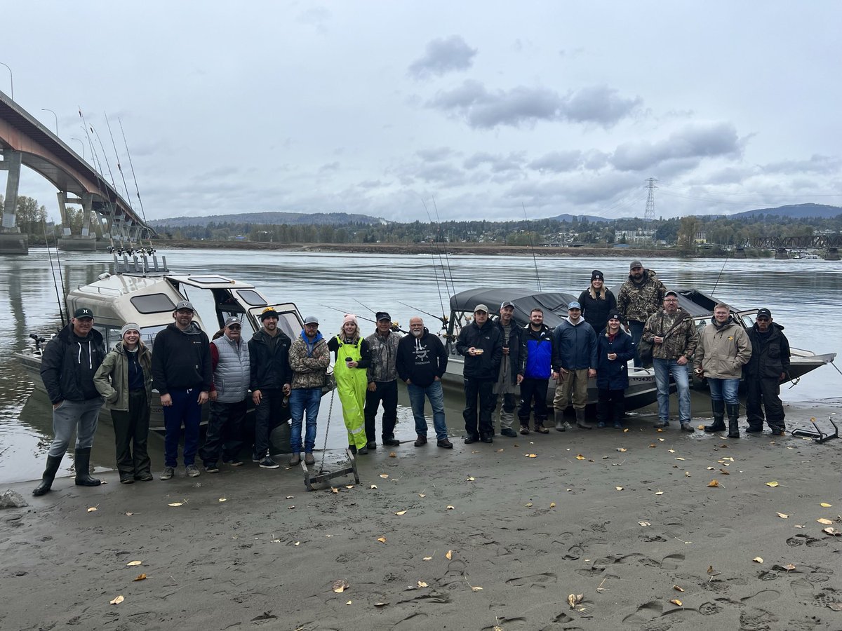 AnnaGrisnich's tweet photo. Awesome time with Lang &amp; his guides fishing this week 🐟 . This group had an Amazing trip. Best Sturgeon Fisherman ever!

@SynergyAG @langsfishing @EricHojnocki @RachaelMelenka @UPLCanada 

#catchandreleaae #sturgeonfishing #MissionBC https://t.co/tcJuLUfEy8