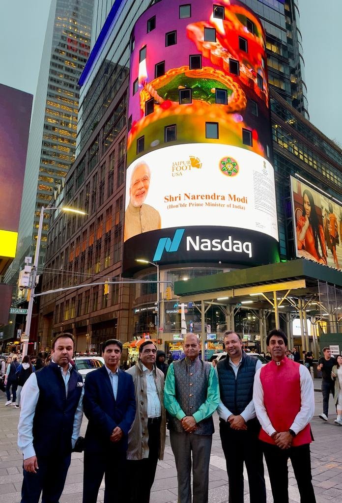 1stIndiaNews's tweet image. सात समन्दर पार विदेश में रोशन हुए दिवाली के दीये

न्यूयॉर्क के टाइम स्क्वायर पर पिछले पांच दिन से मनाया जा रहा दीपोत्सव का जश्न, अमेरिका में बसे अप्रवासी भारतीयों में दीपोत्सव की रौनक...

#Diwali2022 @narendramodi @PremBhandariNYC