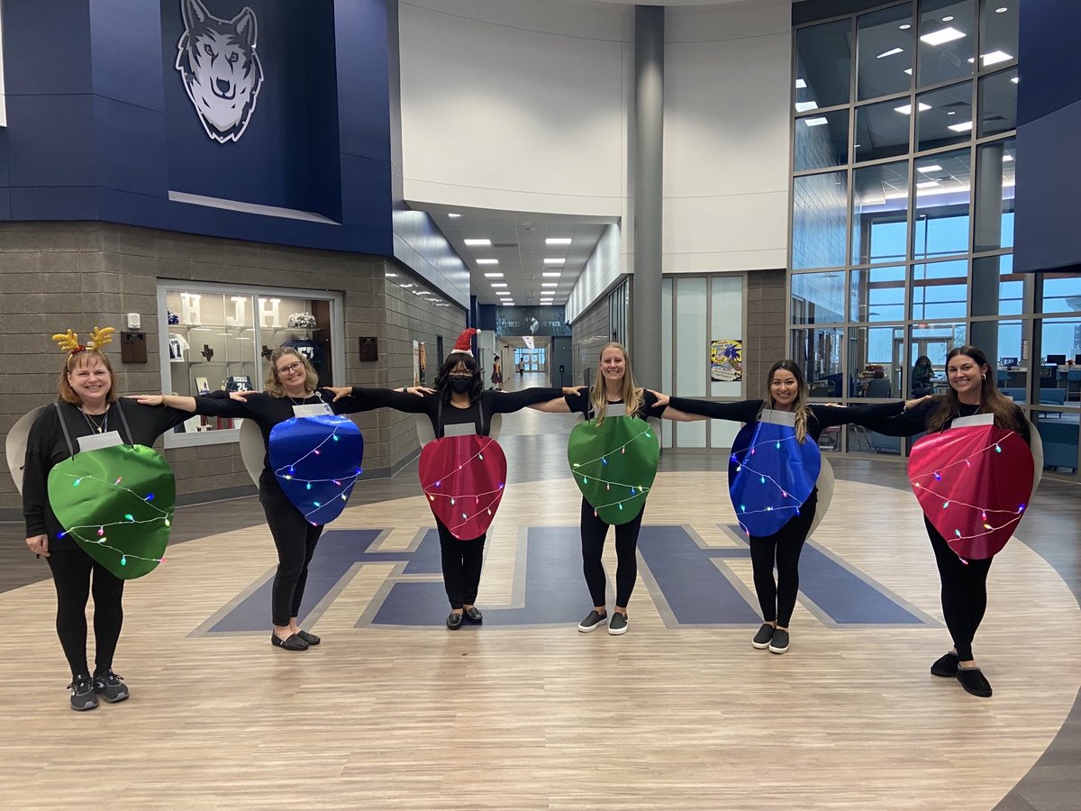Merry Halloween from the Jingle Belles! ⁦<a href="/PrincipalPaz/">Dr. David Paz</a>⁩ ⁦<a href="/HaskettJH/">Haskett Junior High</a>⁩ ⁦@AP_LaurenWhite⁩